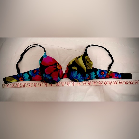 Beautiful & Sexy Victoria’s Secret Multicolored Flower Bra, Size 34B - Picture 7 of 7